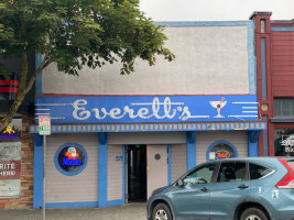 Everett's Club inside