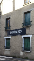 La Buena Pizza outside