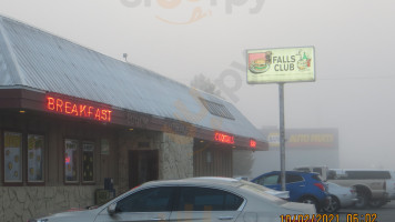 Falls Club. food