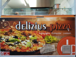 Delizius Pizza outside
