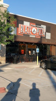 Blaze Pizza outside