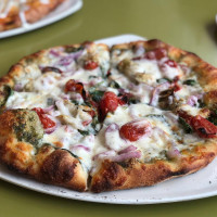 Flippers Pizzeria food