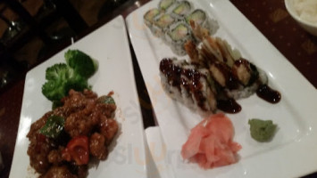 Sushi Fu food