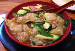 Ma Jong's Asian Diner food