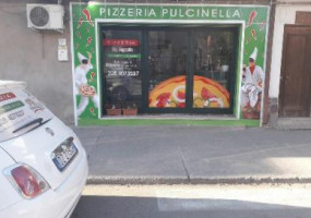 Pizzeria Pulcinella outside