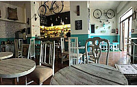 Cafe Vintage El Desvan inside