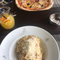 L'Altra Idea Pizza & Bistro food