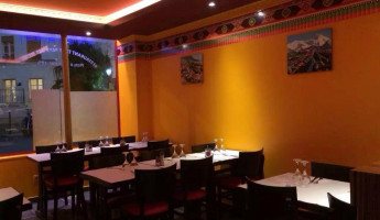 Restaurant tibetain "Pays des neiges" food