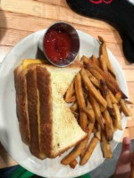 Unhitched Brewing Company food