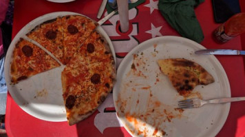Pizzeria /tasca Parralito food