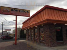 Don Cheo’s outside