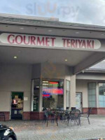 Gourmet Teriyaki outside