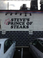 Steve's Prince Of Steaks outside