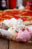 Scoops Pizza And Ice Cream food