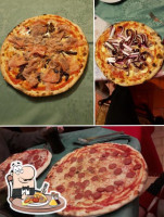 Trattoria Pizzeria Al Cavallino food