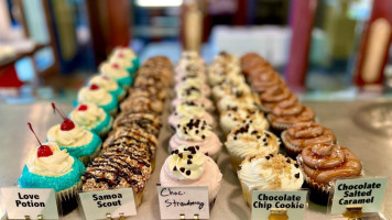 Mermaids Bakery- Cupcakes, Cakes Pies food