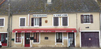 Hôtel Bar Restaurant Le Lion D'or outside