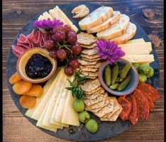 Veldy’s Artisan Cheese And Wine food