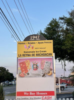 La Reyna De Michoacan Ice Cream outside