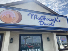 Mcgaugh's Donuts outside