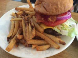 Historic Elwood Opera House food