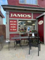 Jamo's Pizza inside