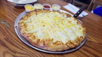 Cheseze's Pizza food