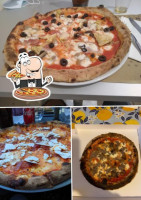 Delo's Pizza E Street Food food