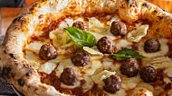 Trattoria Pizzeria Alfa food