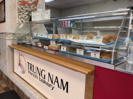 Trung Nam French Bakery outside