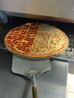 Tenney's Pizza food