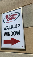 Honey Dew Donuts outside