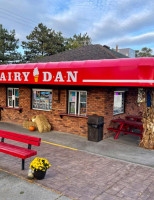 Marv's Dairy Dan outside
