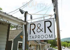 R R Taproom outside