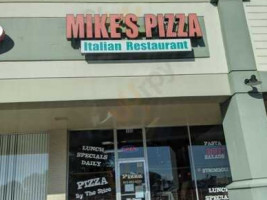 Mike's Pizza Italian food