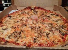 Gino's Real New York Pizza food