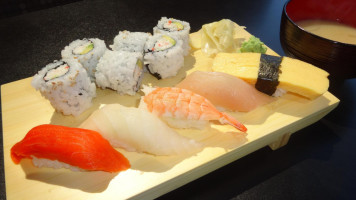 Sushi Sakura Japan food