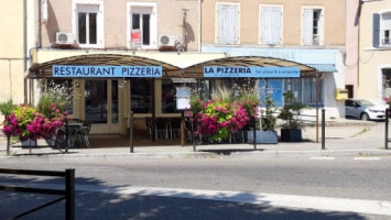 Pizz'angelo outside