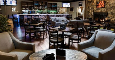Cedars Restaurant & Lounge inside