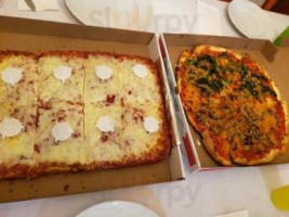 Cosimo Johnny's Pizza food