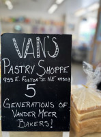 Van's Pastry Shoppe inside