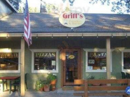 Griff's Pizzeria Bistro outside