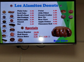 Los Alamitos Donuts inside