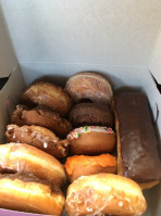 Looney's Donuts food