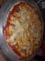 Carbone's Pizza food
