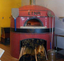 Il Pizzaiolo Wood-fired Pizza inside