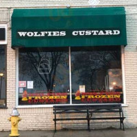 Wolfies Frozen Custard outside