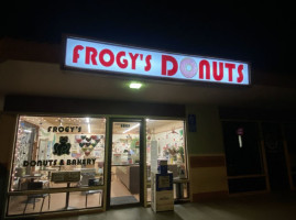 Frogy's Donuts Bakery food