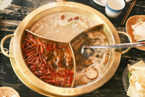 Trois Saveurs Chinese Fondue food