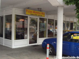 Pizza Mamma Mia outside